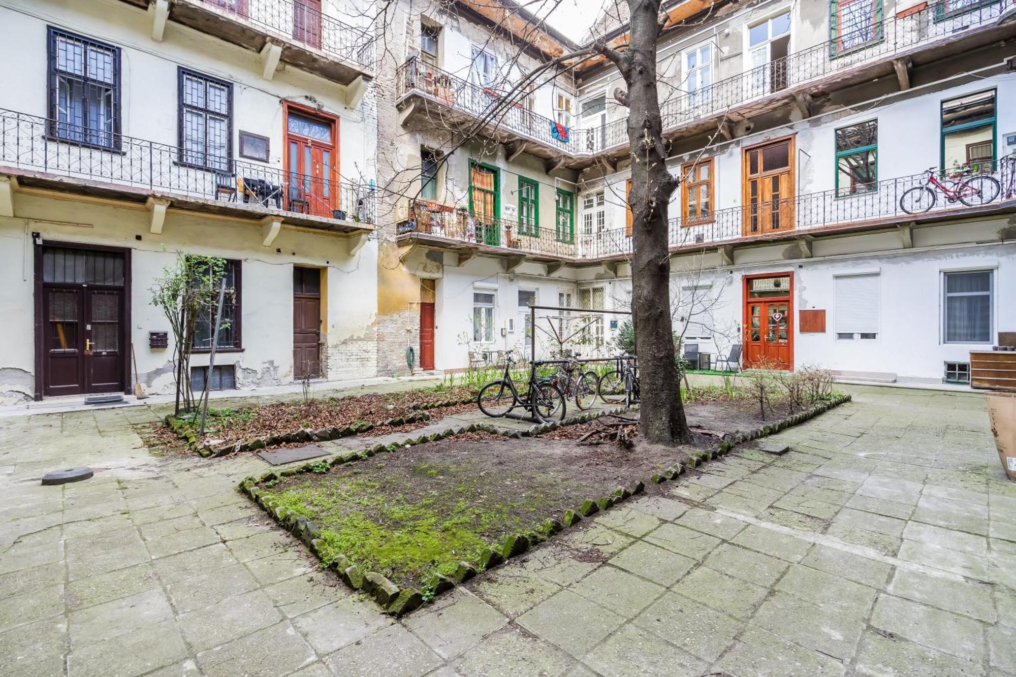 Bpr Stylish Mosaic Home With Terrace Budapest Esterno foto