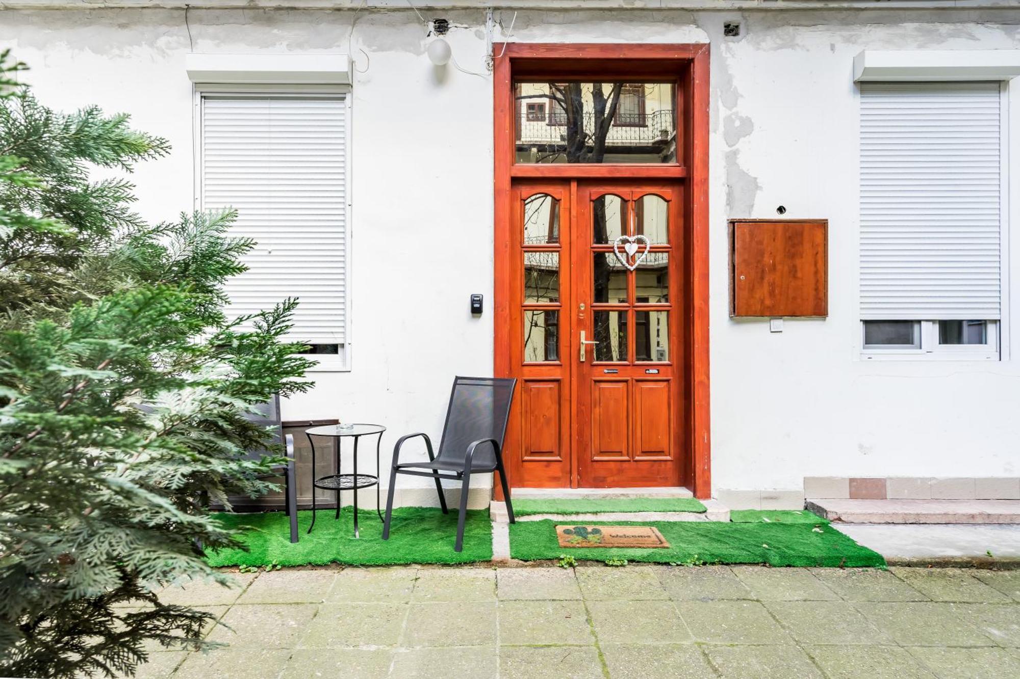 Bpr Stylish Mosaic Home With Terrace Budapest Esterno foto