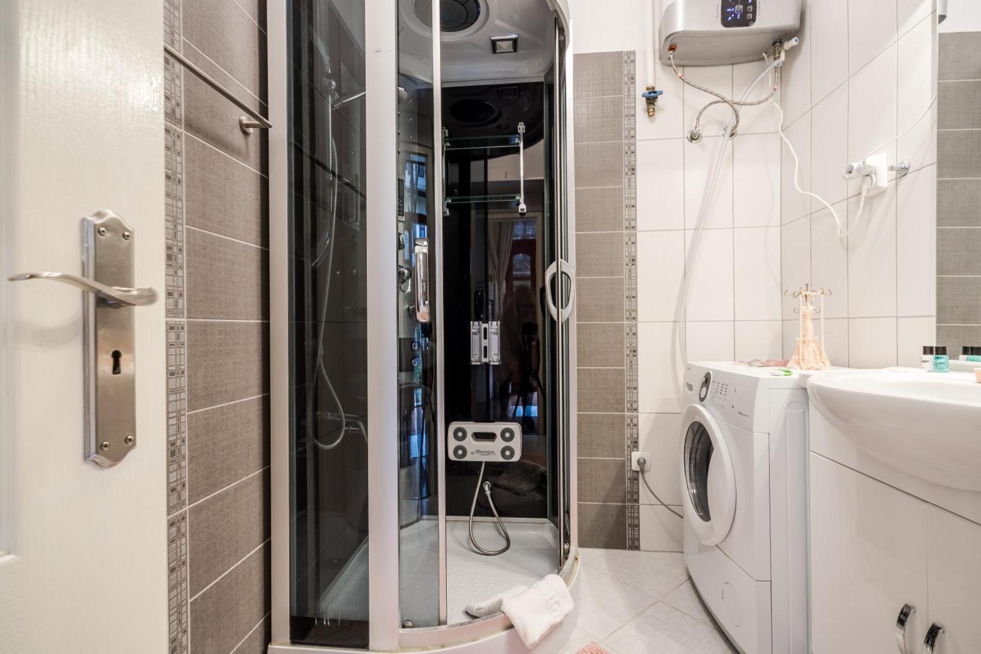 Bpr Stylish Mosaic Home With Terrace Budapest Esterno foto