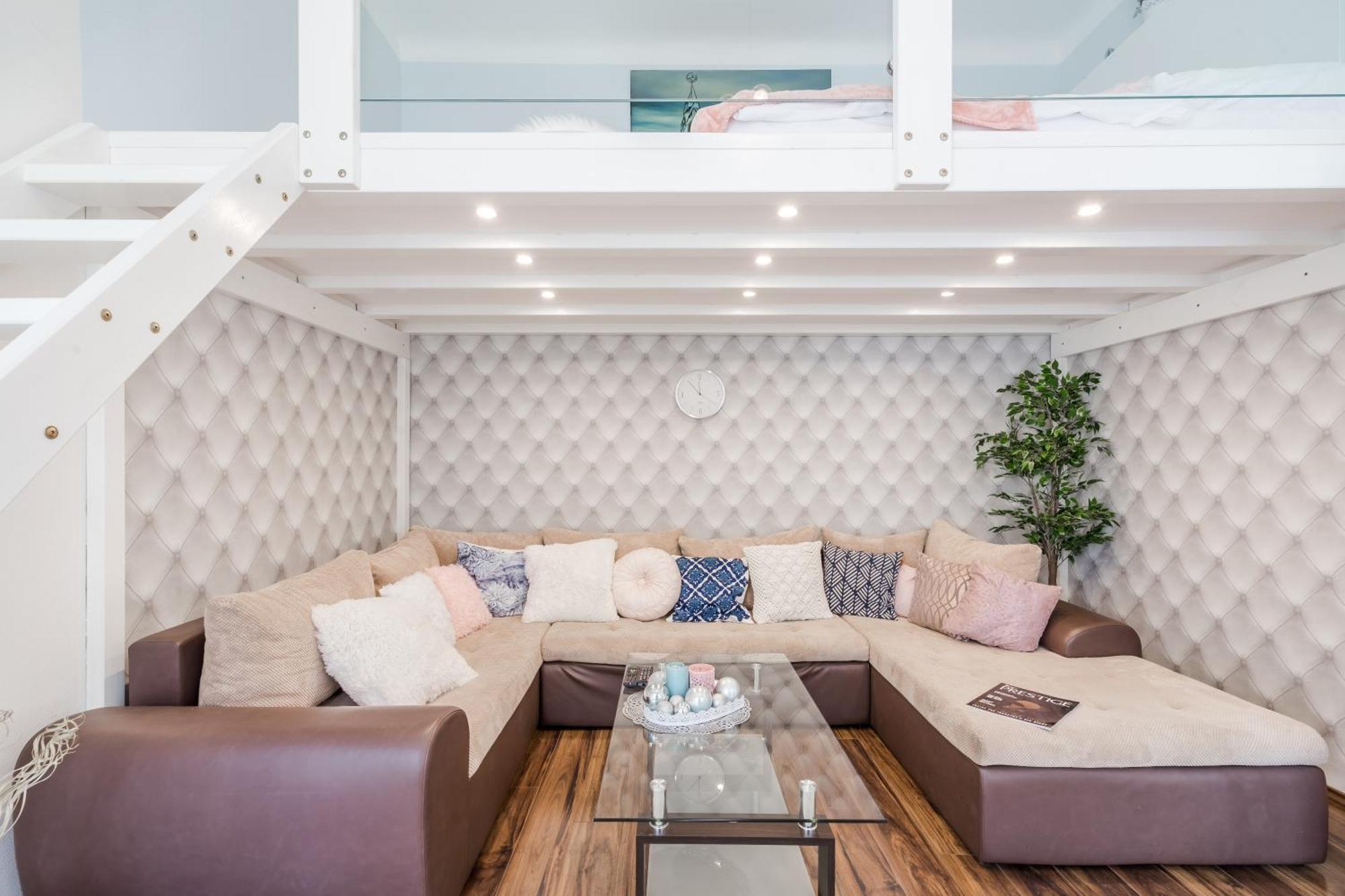 Bpr Stylish Mosaic Home With Terrace Budapest Esterno foto